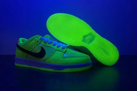 Nike Dunk Low “Glow in the Dark”  FJ4610-702 Classic 8087 