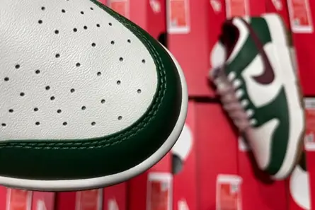 Nike Dunk Low Gorge Green  FB7160-161 Elegant 9918 