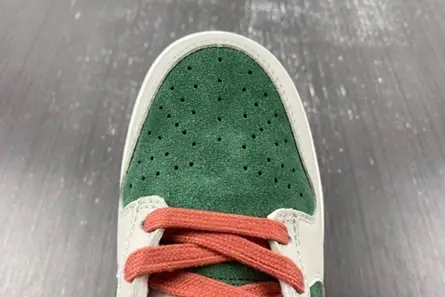 Nike Dunk Low SE All Petals United Fir Green (Women's)  FN8923-061 Reliable 1725 
