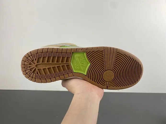 Nike SB Dunk Low Escargot  FQ7585-200 Resilient 5075 
