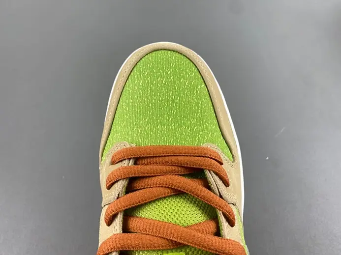 Nike SB Dunk Low Escargot  FQ7585-200 Resilient 5075 