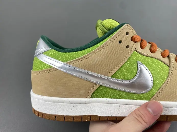 Nike SB Dunk Low Escargot  FQ7585-200 Resilient 5075 