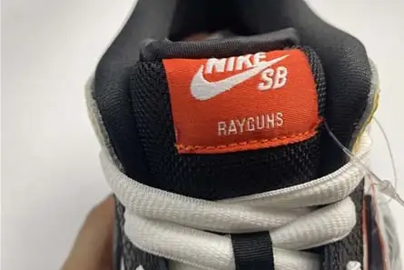 Nike SB Dunk Low“Raygun” BQ6832-001 Bright 2994 