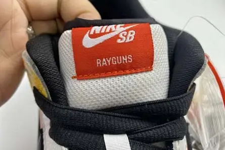 Nike SB Dunk Low“Raygun” BQ6832-101 Cozy 1617 