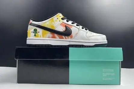 Nike SB Dunk Low“Raygun” BQ6832-101 Cozy 1617 
