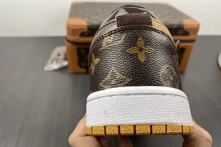 OFF-WHITE x Air Jordan 1 554724-555 Classic 5495 