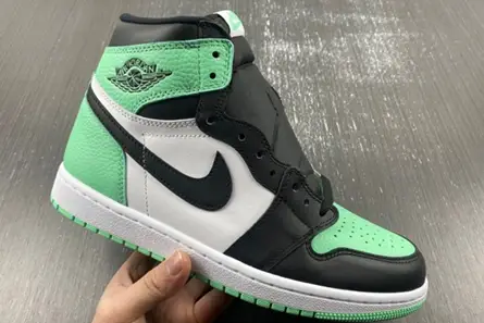 Resilient 3737 Jordan 1 Retro High OG Green Glow DZ5485-130 