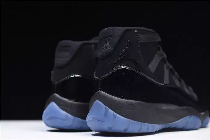 Resilient 6925 Air Jordan 11 “Cap and Gown” black  378037-005 