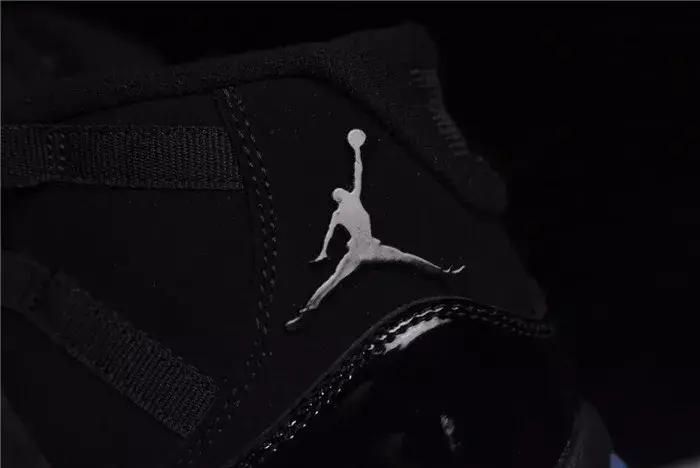 Resilient 6925 Air Jordan 11 “Cap and Gown” black  378037-005 