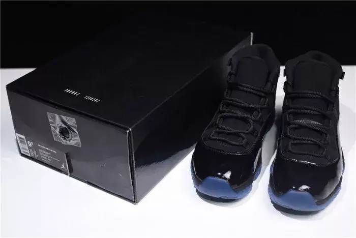 Resilient 6925 Air Jordan 11 “Cap and Gown” black  378037-005 