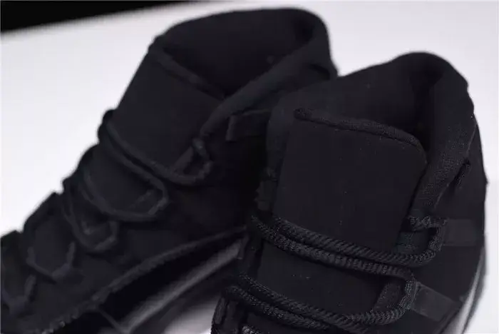 Resilient 6925 Air Jordan 11 “Cap and Gown” black  378037-005 