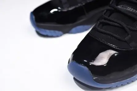 Resilient 6925 Air Jordan 11 “Cap and Gown” black  378037-005 