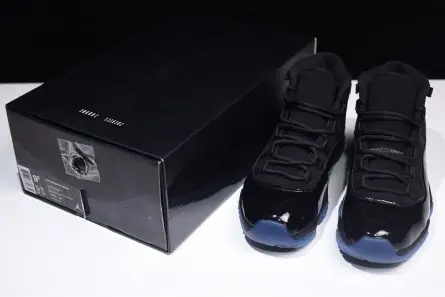 Resilient 6925 Air Jordan 11 “Cap and Gown” black  378037-005 