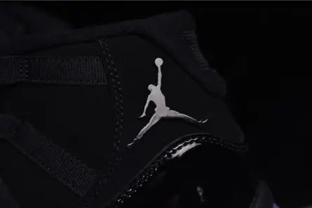 Resilient 6925 Air Jordan 11 “Cap and Gown” black  378037-005 