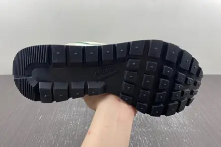 Sacai x VaporWaffle DD1875-102 EyeCatching 3499 