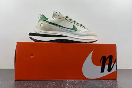 Sacai x VaporWaffle DD1875-102 EyeCatching 3499  EAABA62