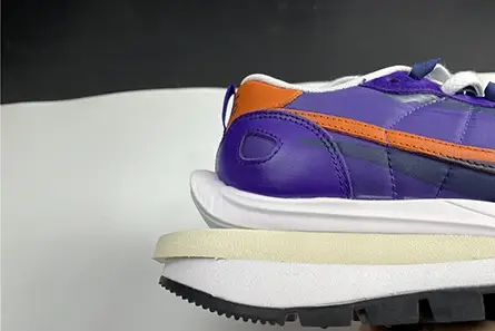 Sleek 2224 sacai x Nike VaporWaffle Dark Iris DD1875-500 