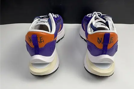 Sleek 2224 sacai x Nike VaporWaffle Dark Iris DD1875-500 