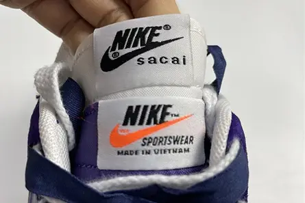 Sleek 2224 sacai x Nike VaporWaffle Dark Iris DD1875-500 
