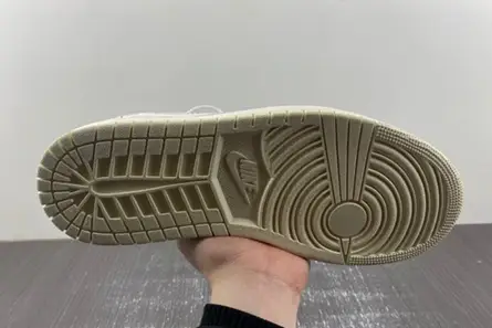 Sleek 2626 Travis Scott x Air Jordan 1 DM7866-601 
