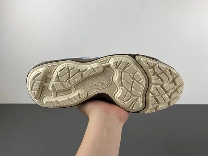 Sleek 8209 Nike Zoom Field Jaxx SP HQ3061-101 