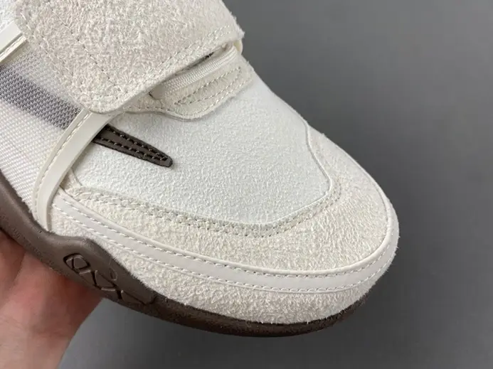 Sleek 8209 Nike Zoom Field Jaxx SP HQ3061-101 