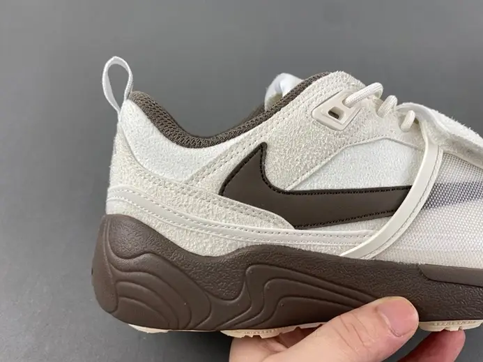 Sleek 8209 Nike Zoom Field Jaxx SP HQ3061-101 