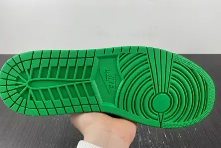 Sleek 9225 Air Jordan 1 High OG “Lucky Green” DZ5485-031 