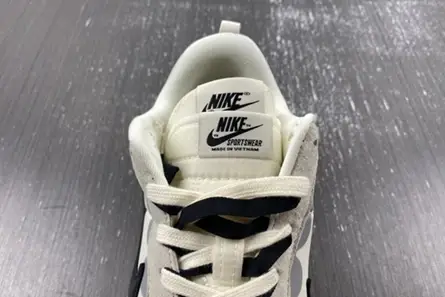 SmartChoice 9209 Sacai x VaporWaffle DD1875-101 