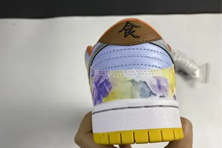 Sophisticated 8070 Nike SB Dunk Low “CNY” CV1628-800 