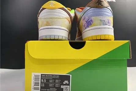 Sophisticated 8070 Nike SB Dunk Low “CNY” CV1628-800 