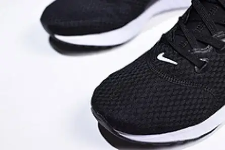 SportInspired 4754 Nike Epic React Flyknit black and white  AA1625 001 