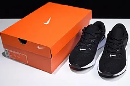 SportInspired 4754 Nike Epic React Flyknit black and white  AA1625 001 