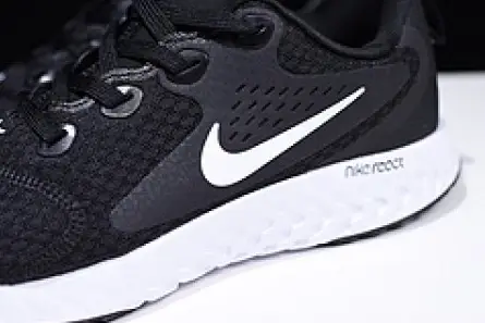 SportInspired 4754 Nike Epic React Flyknit black and white  AA1625 001  FFE1175