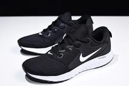 SportInspired 4754 Nike Epic React Flyknit black and white  AA1625 001 