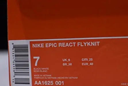 SportInspired 4754 Nike Epic React Flyknit black and white  AA1625 001 