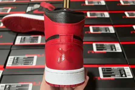 SportInspired 8488 Air Jordan 1 Retro high ban 432001-001 