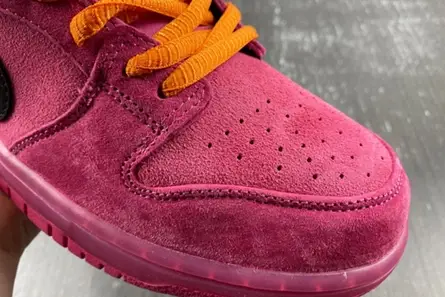 The Powerpuff Girls x Nike SB Dunk Low “Buttercup”  FZ8319-600 Vibrant 5557 