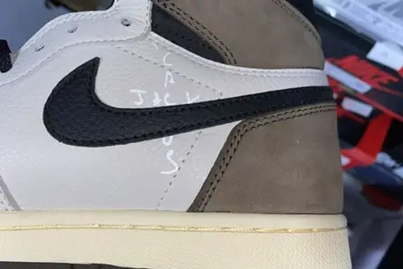 Travis Scott x Air Jordan 1 CD4487 100 Efficient 2542 