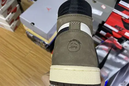 Travis Scott x Air Jordan 1 CD4487 100 Efficient 2542 