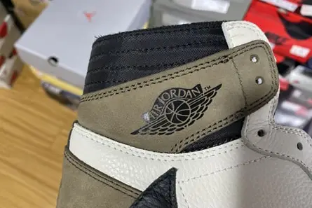 Travis Scott x Air Jordan 1 CD4487 100 Efficient 2542 