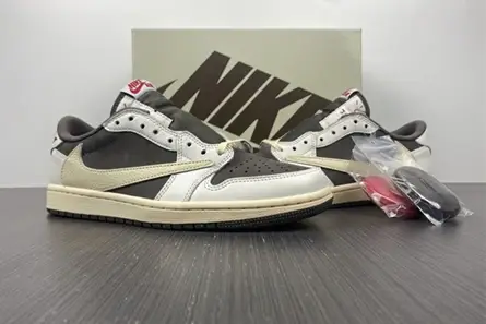 Travis Scott x Air Jordan 1 DM7866-162 SportInspired 5704 