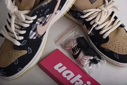 Travis Scott x Nike SB Dunk Low TS CT5053-001 Fashionable 720 