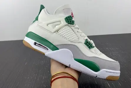 Trendsetting 3210 Jordan 4 Retro SB Pine Green  DR5415-103 