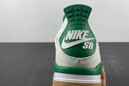Trendsetting 3210 Jordan 4 Retro SB Pine Green  DR5415-103 