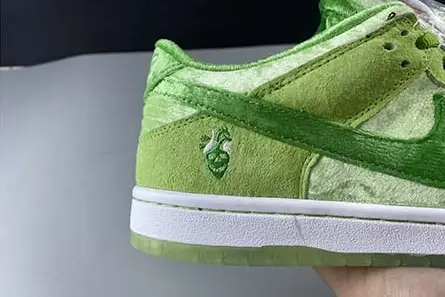 Trendy 2423 Strangelove x NK Sb Dunk Low 2020 CT2552-300 