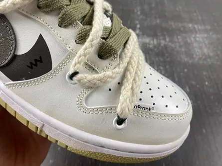 Unique 2463 Nike SB Dunk Low DV0833-100 