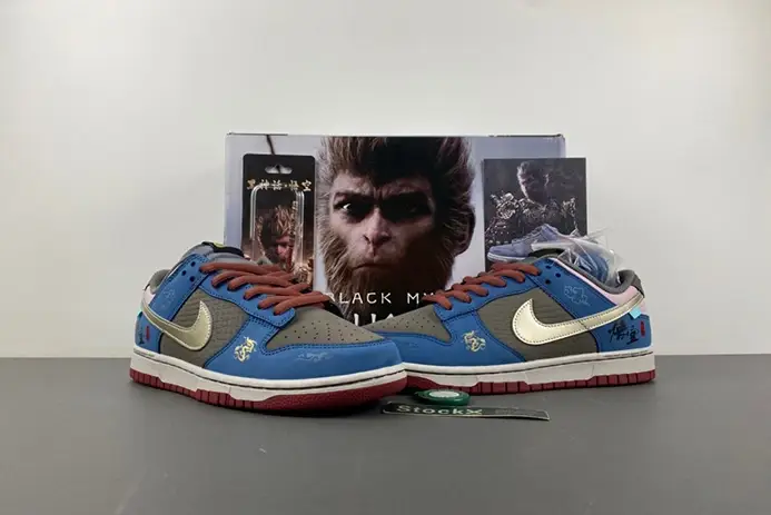 Unique 534 Nike SB Dunk Low DV2433-109 