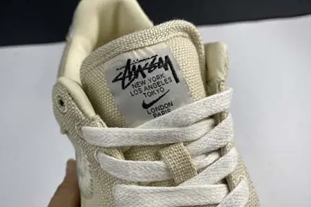 UrbanStyle 3517 Stussy x Nike Air Force 1 Low “Fossil Stone” CZ9084-200 
