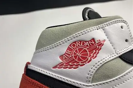 UrbanStyle 7704 Air Jordan 1 Mid 852542-100 